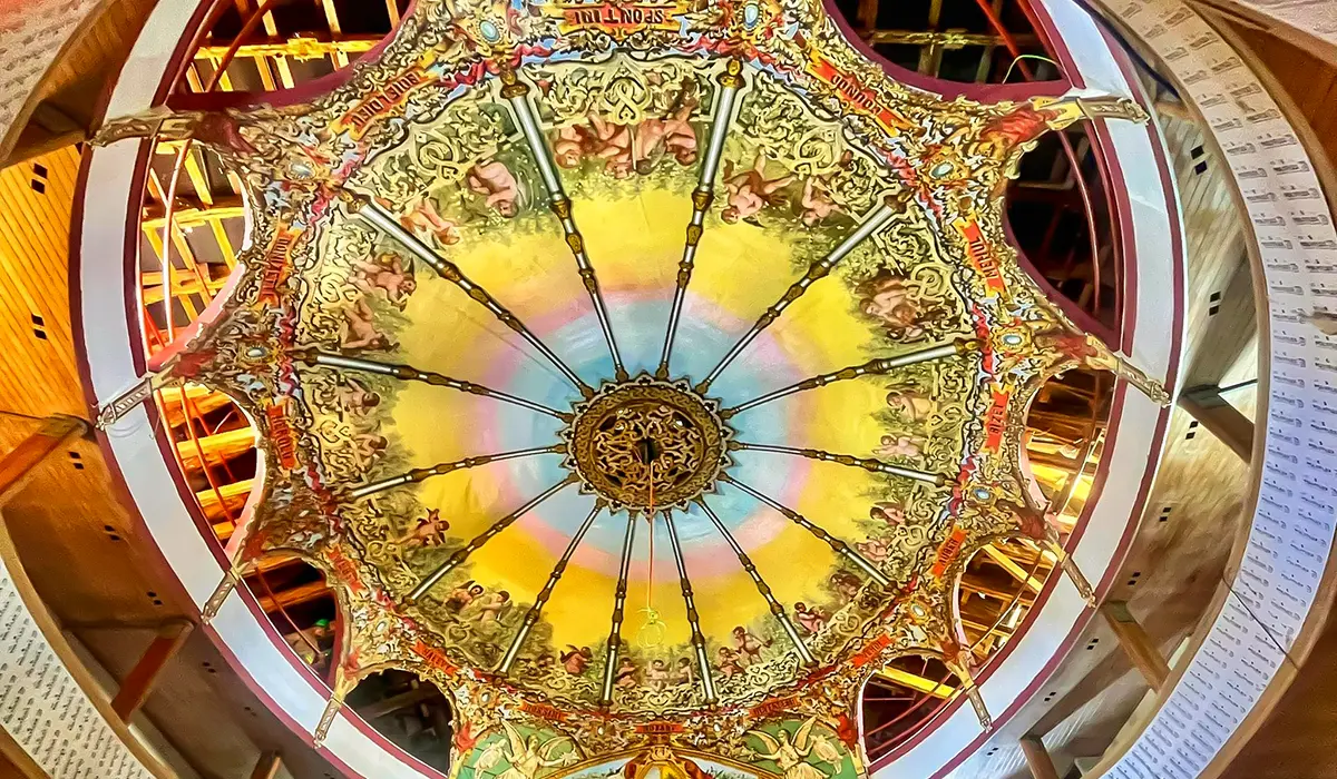 Théâtre de Port-Louis : le dôme de Vandermeersch retrouve ses couleurs après deux siècles d'histoire
